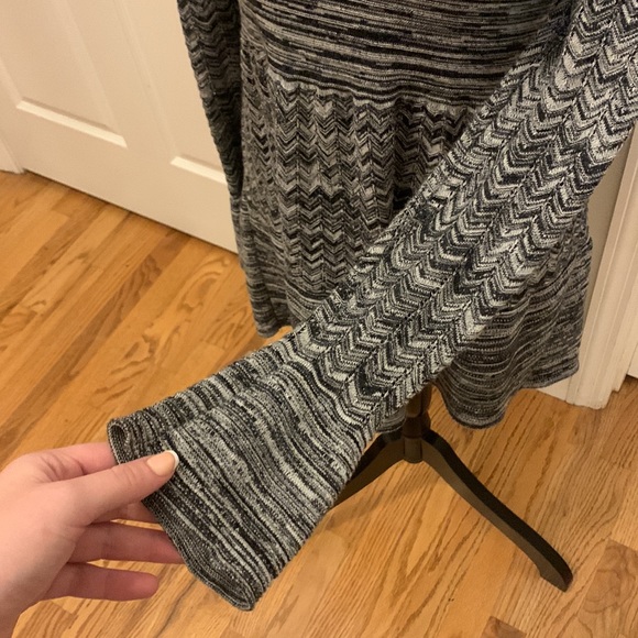 Heather B Long Sleeve Cowl Neck Tunic- Size S - Picture 2 of 4